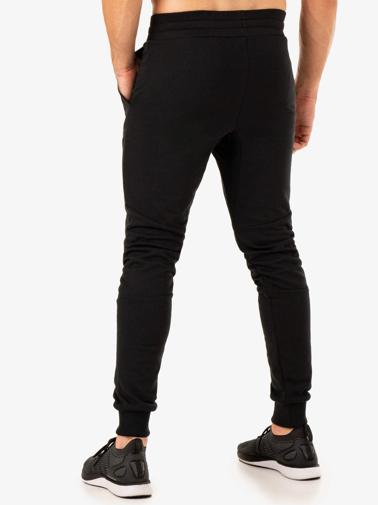 LIMITLESS TRACK PANT BLACK