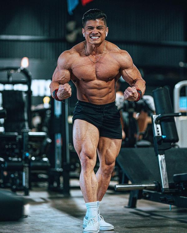 STRIKER SHORTS - BLACK