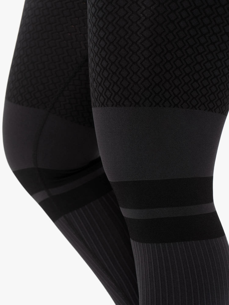 FREESTYLE SEAMLESS HIGH WAISTED LEGGINGS BLACK