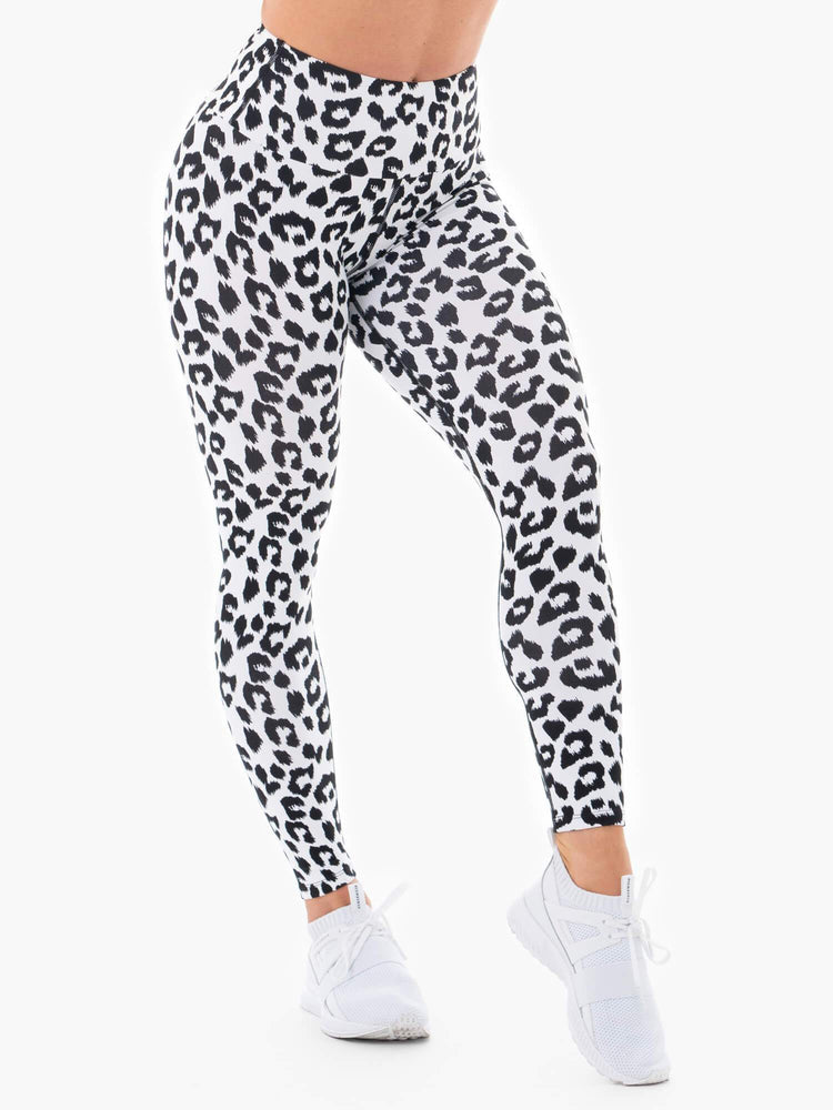 INSTINCTS SCRUNCH BUM LEGGINGS SNOW LEOPARD